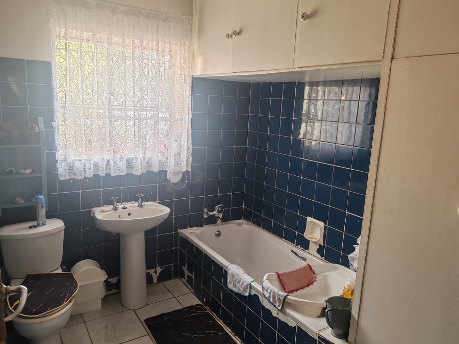 5 Bedroom Property for Sale in Campher Park Eastern Cape